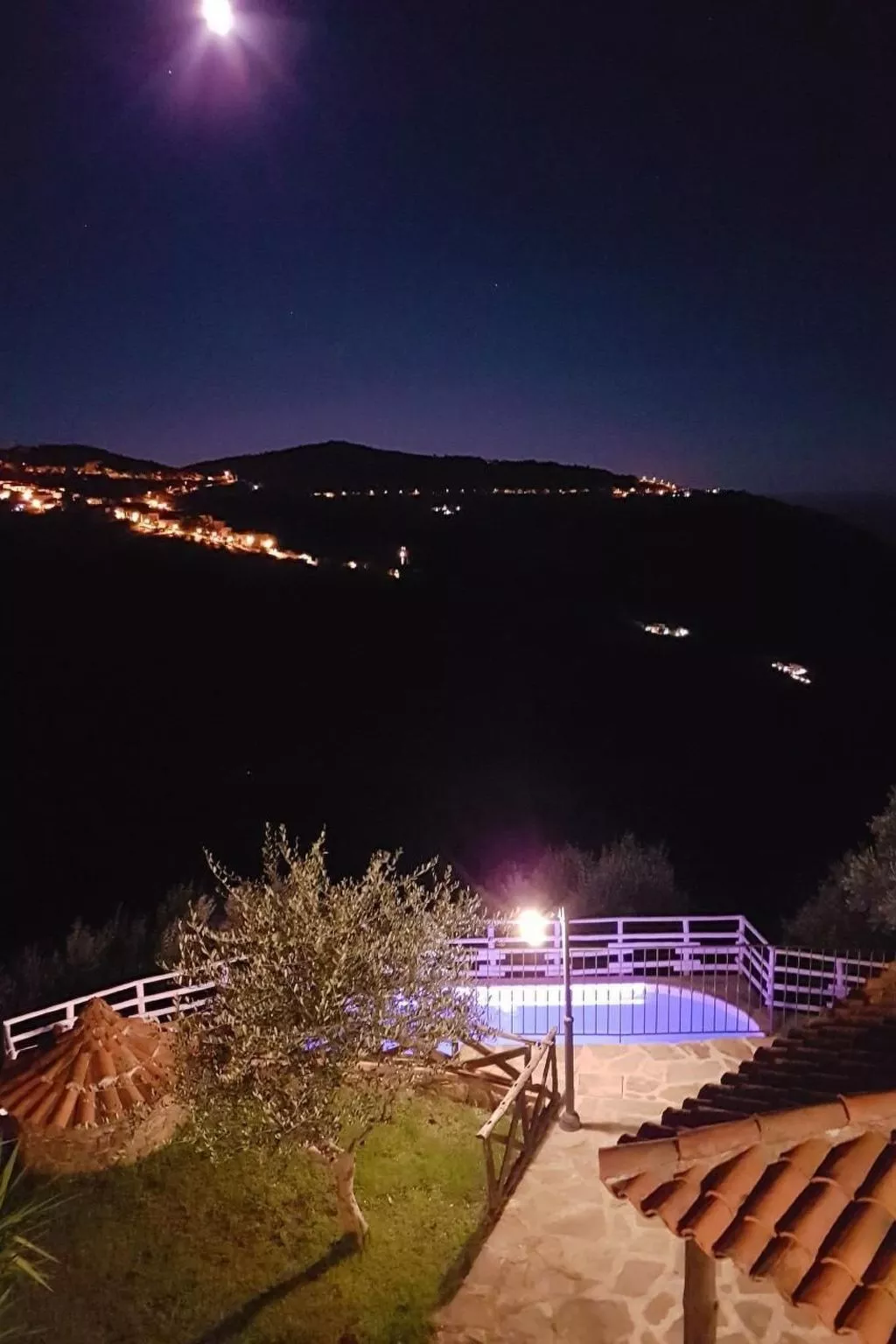 Haus mit privatem Pool und herrlicher Aussicht-Outside