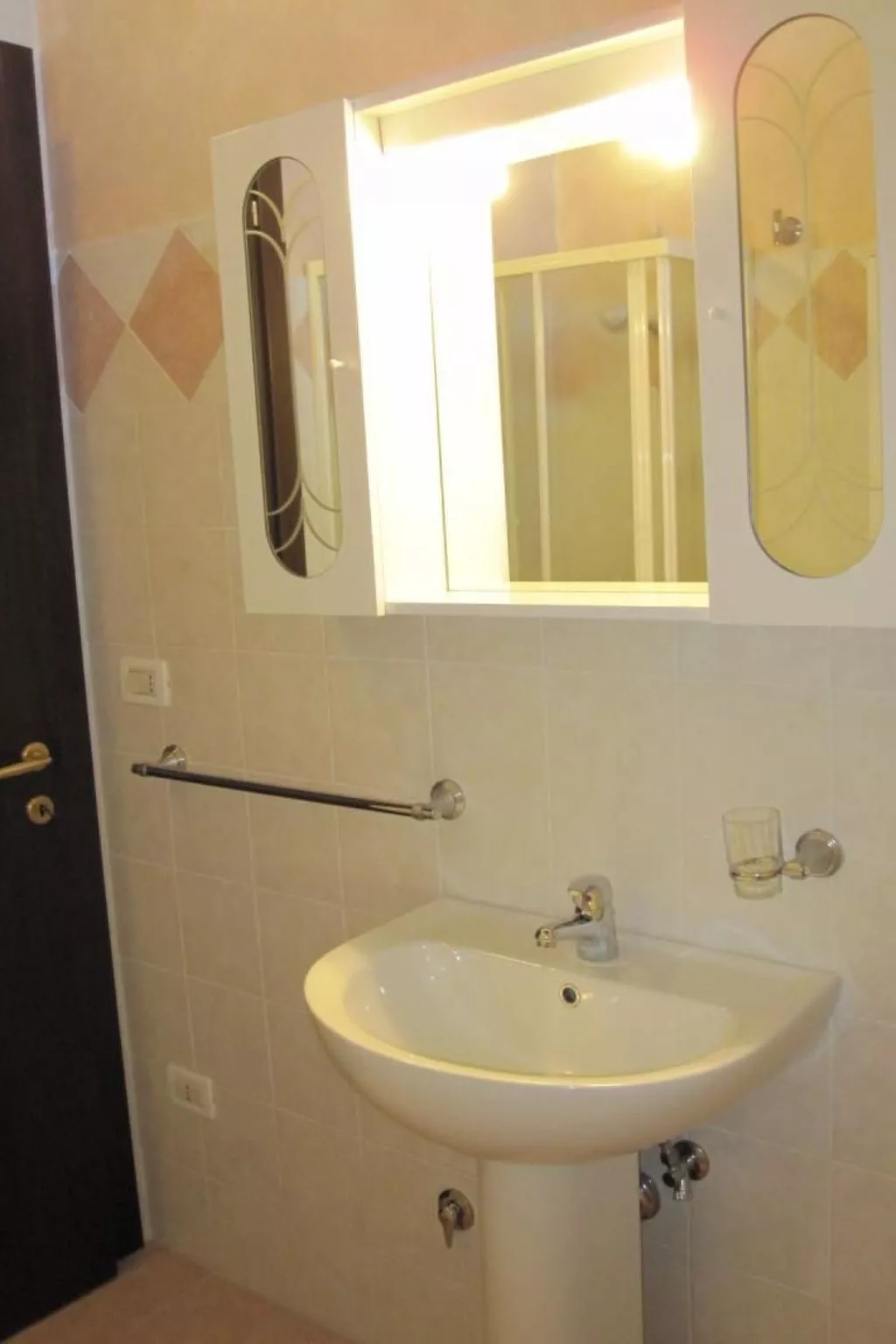 In Notaresco mit Grill und Garten-Drinnen