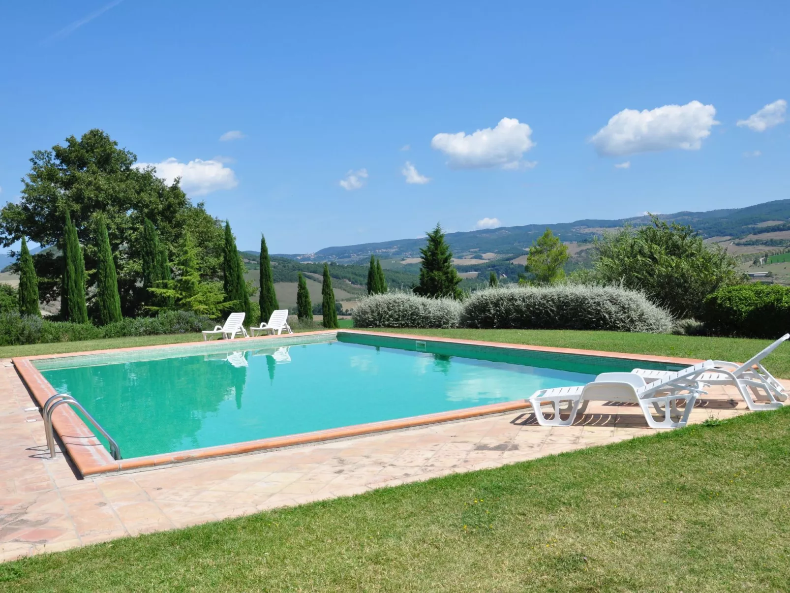 Bauernhof "Azzara-Outside