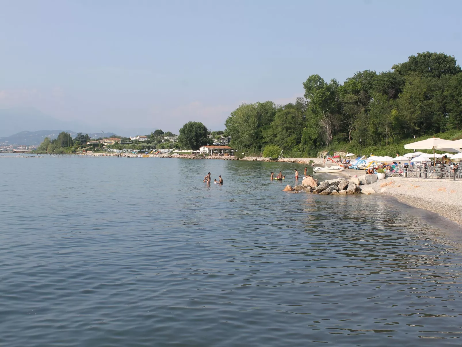 'Vall' mit Privatparkplatz-Dehors