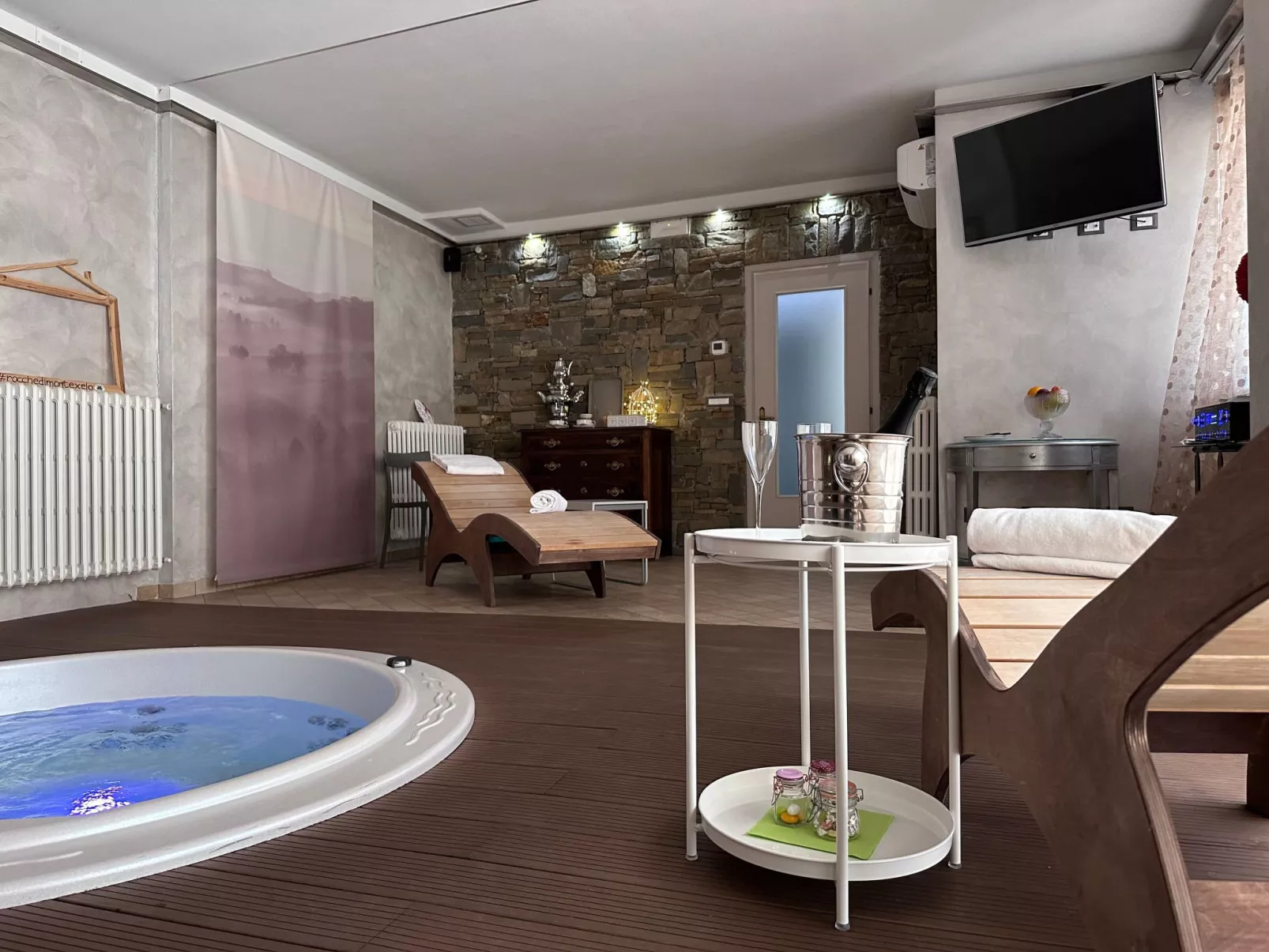 'Specchi d'Acqua' mit Pool-Dedans