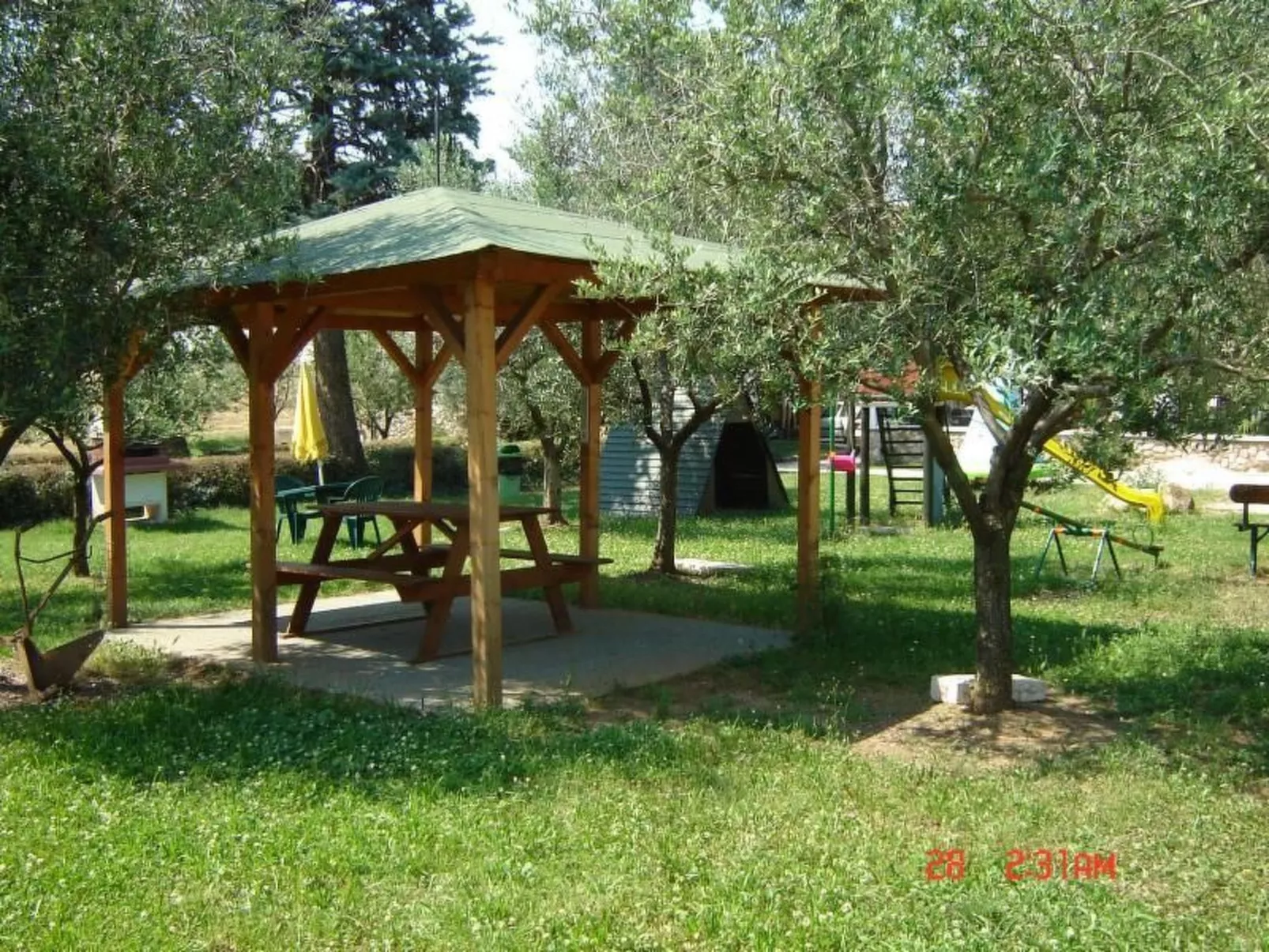 Wohnung mit Garten in der Nähe des Gardasees-Dehors