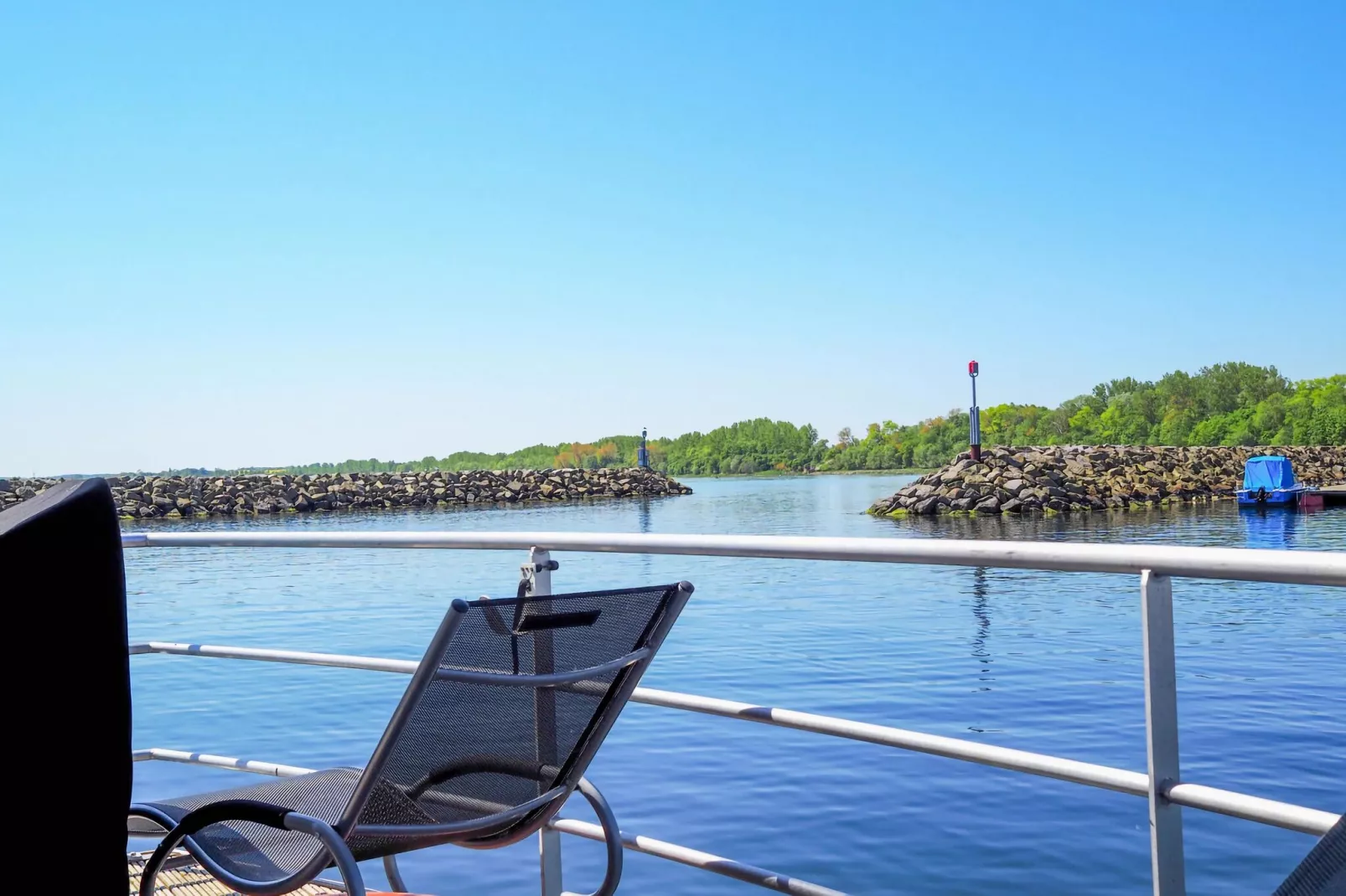 Hausboot Family & Friends mit Hund LP 8 / 1-2 Personen-Terrace balcony