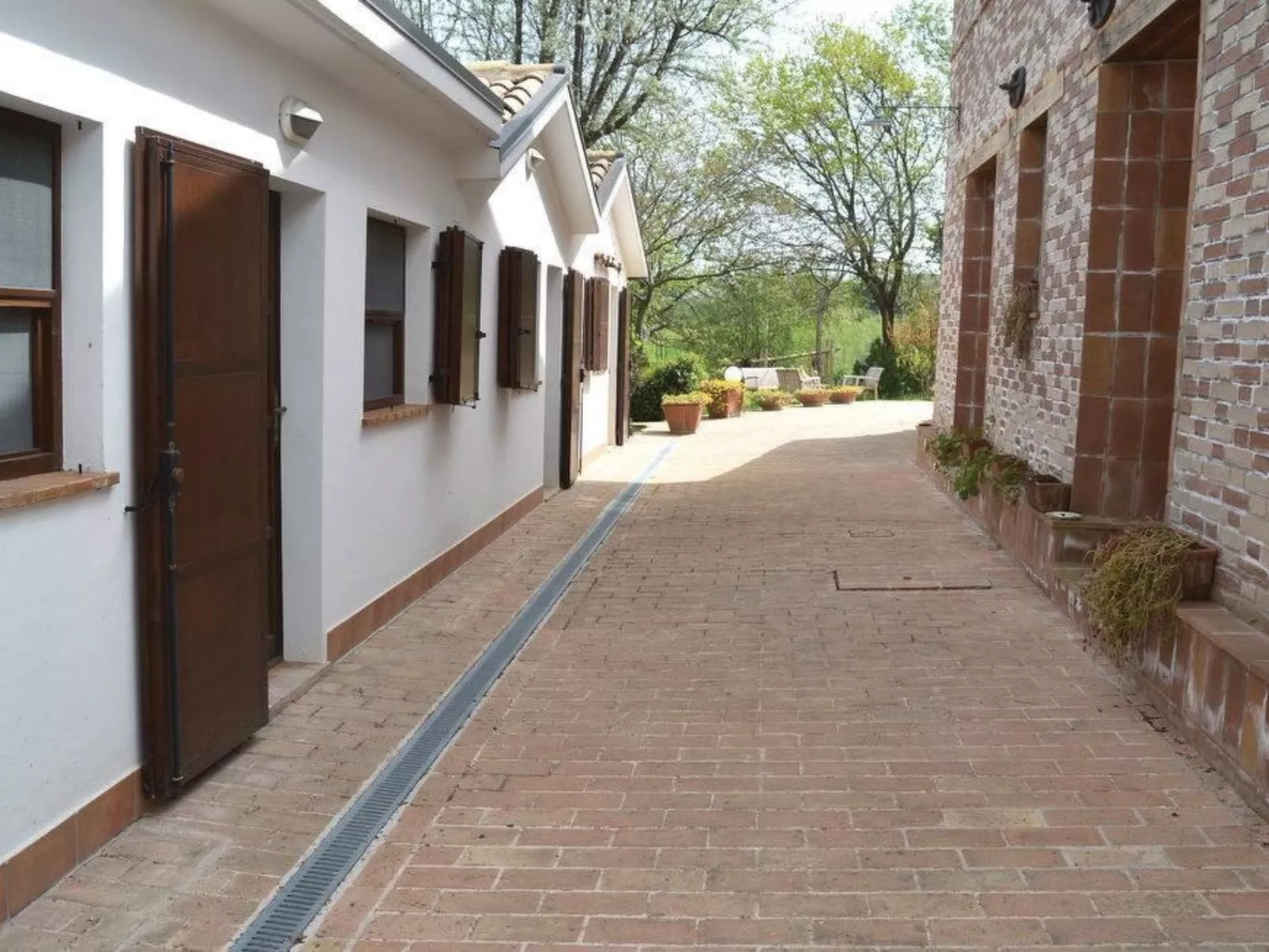 OWL Apartment - Pool - Ansichten - Kunst-Image-tags.info