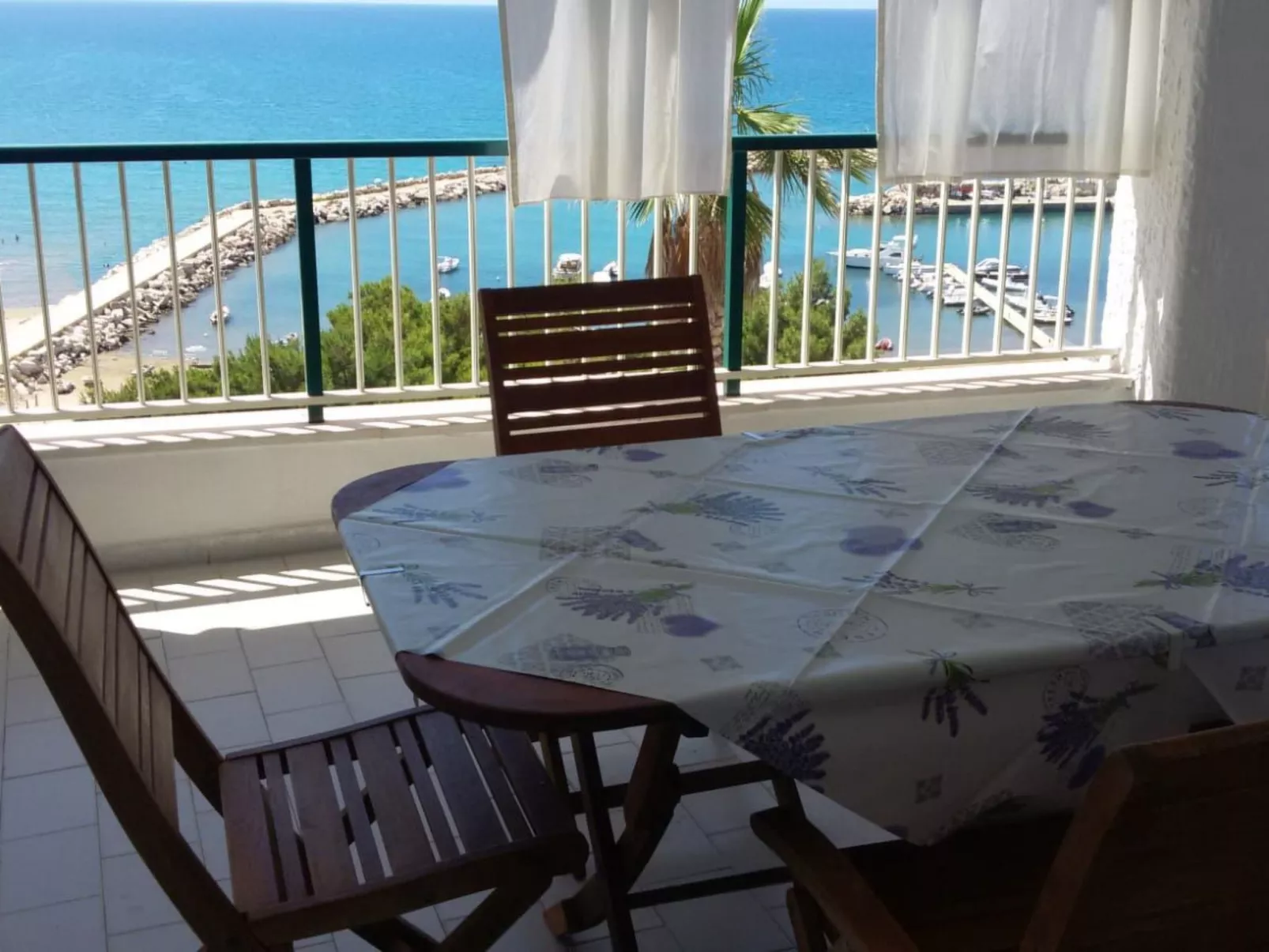 Drei-Zimmer-Wohnung mit Meerblick-Outside