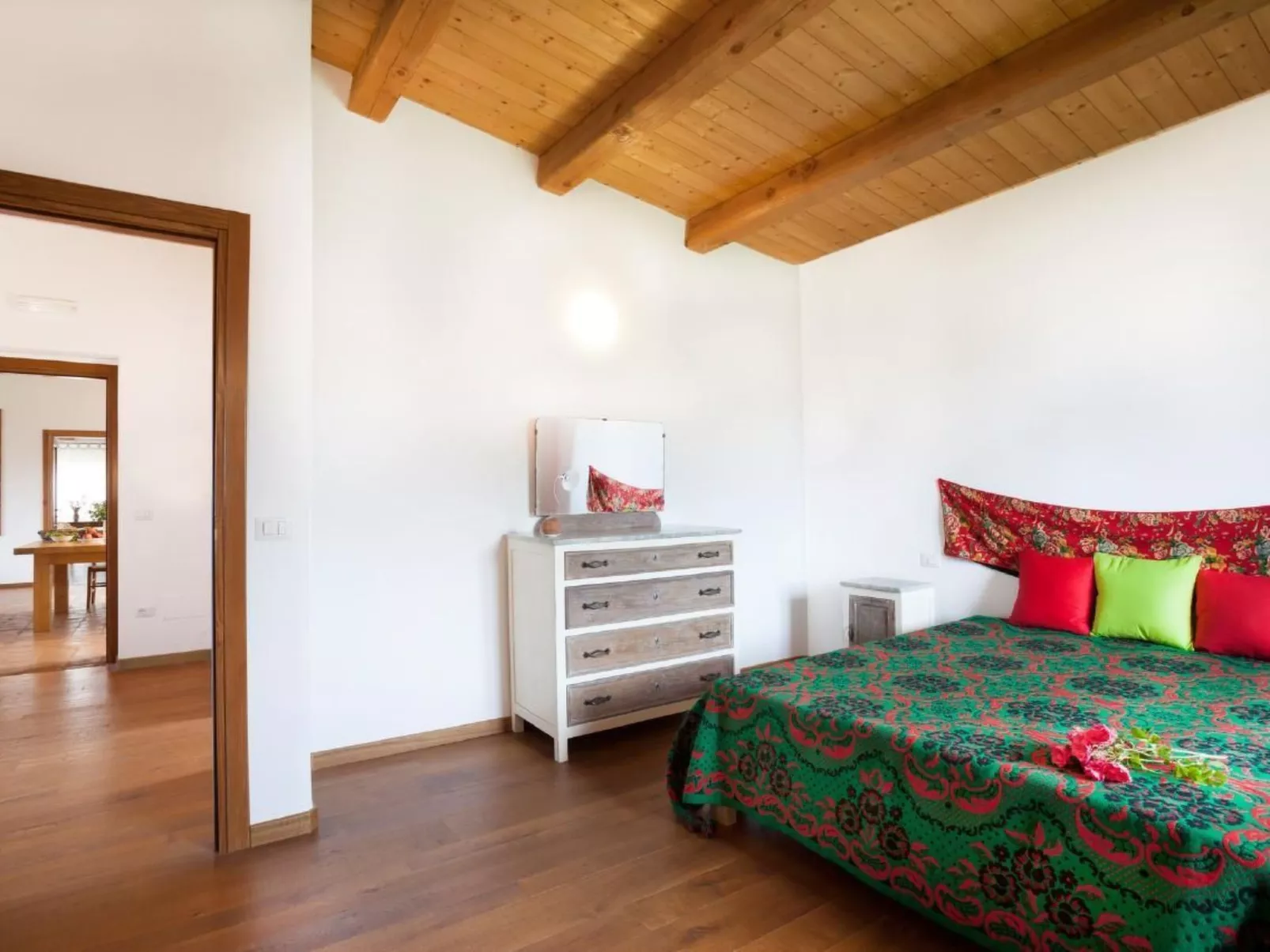 Freistehendes Haus mit privatem Pool-Dedans