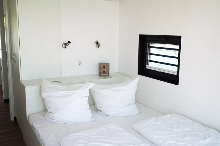 Hausboot Family & Friends mit Hund LP 8 / 3 Personen-Bedroom