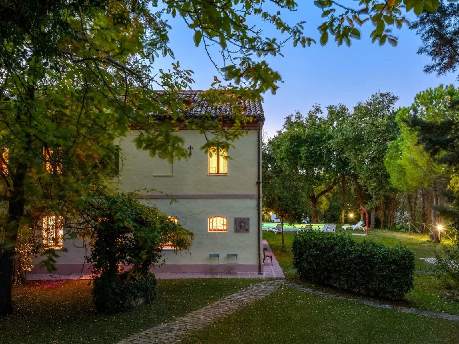 Licht unter den Buchen, Marche Urlaub, privater Pool-Image-tags.info