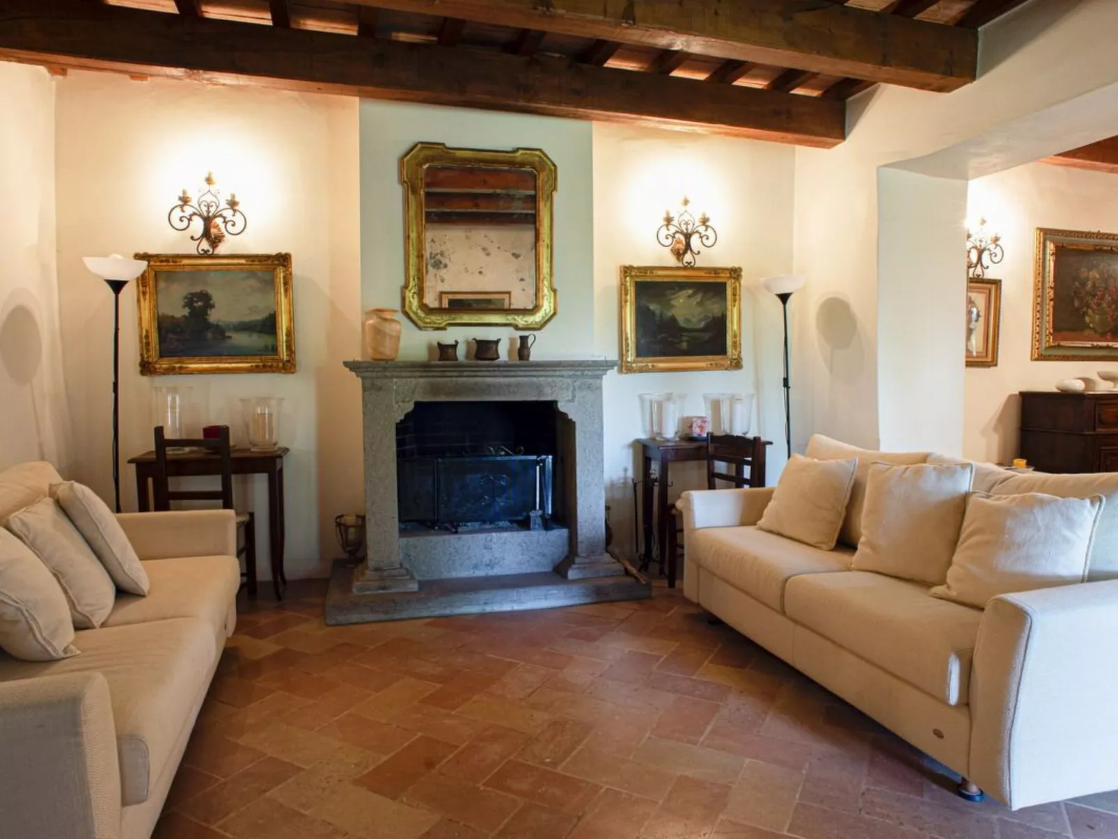 Villa mit privatem, halb versenkbarem Pool in Meeresnähe-Inside