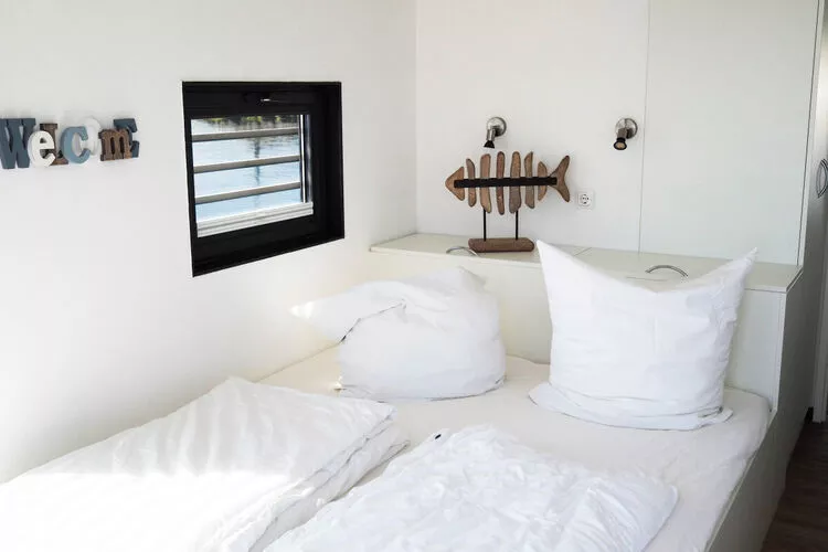 Hausboot Family & Friends mit Hund LP 8 / 3 Personen-Bedroom
