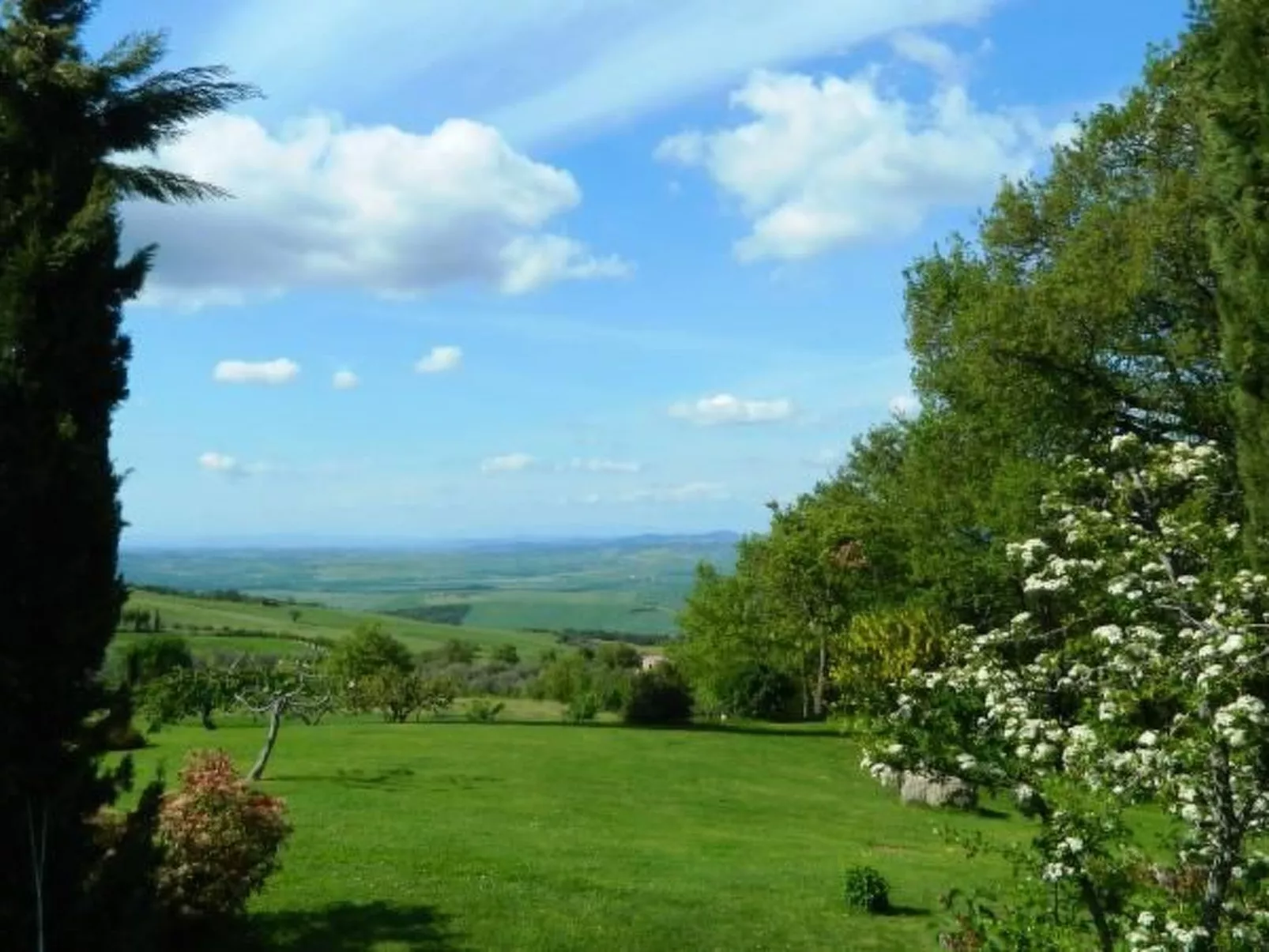 Haus Claudia mit schönem Garten-Draußen