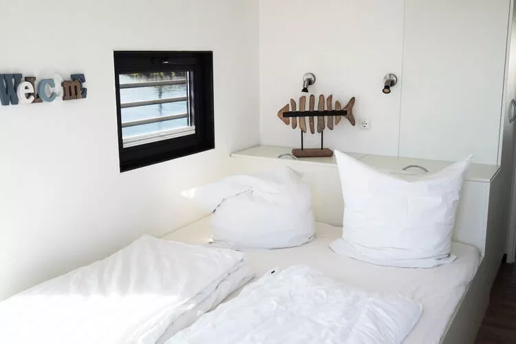 Hausboot Family & Friends mit Hund LP 8 / 4 Personen-Bedroom