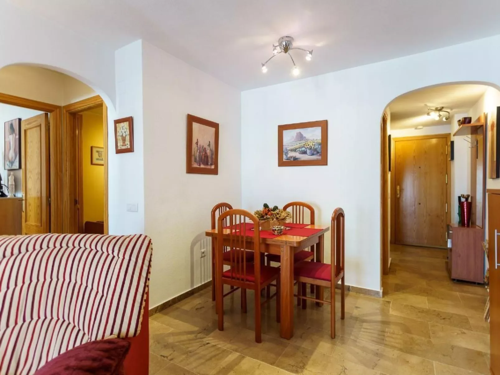 In Strandnähe-Drinnen