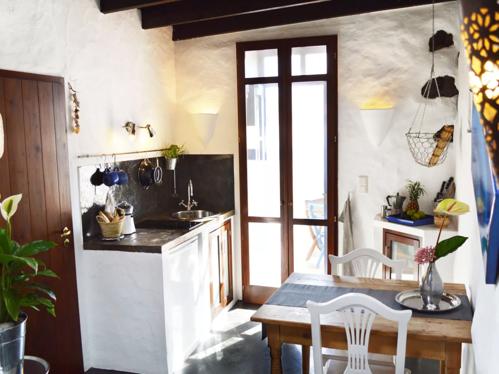 Casita Aloe in Uga-Inside