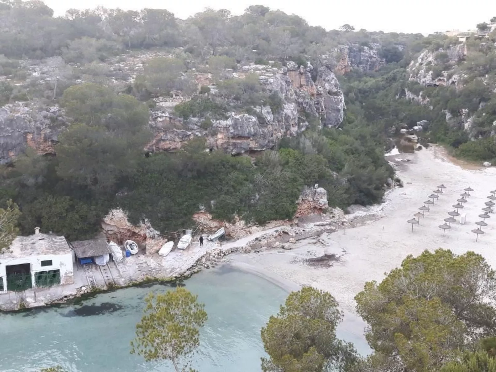 Freistehendes Landhaus mit Schwimmbad-Dehors