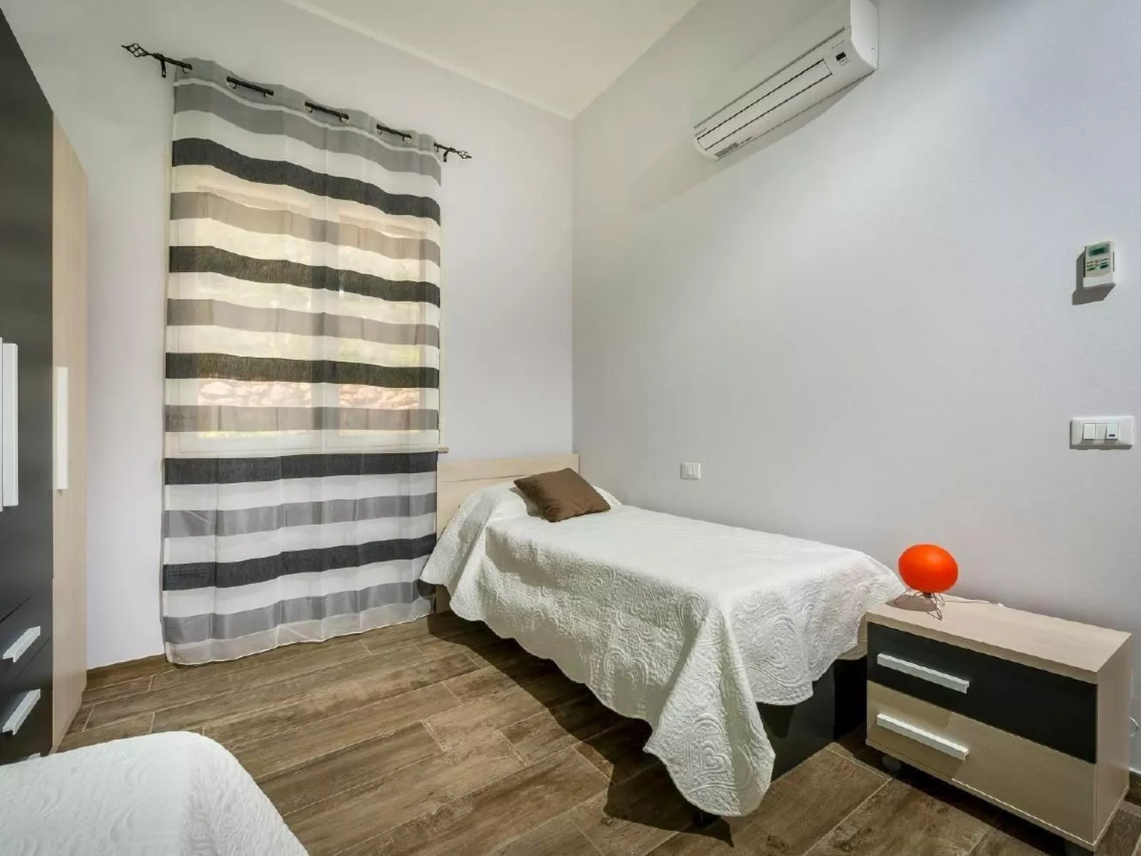 "Mare e Monti" mit eigenem Pool-Dedans