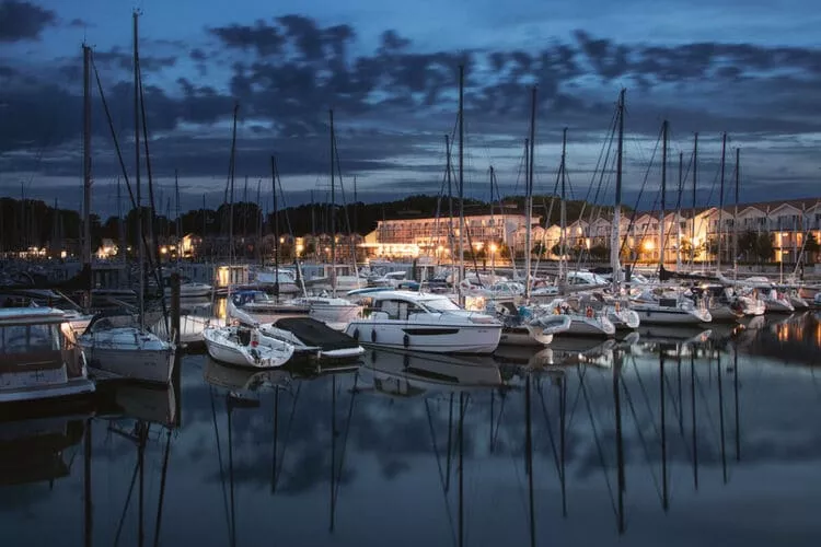 Hausboot Family & Friends mit Hund LP 10 / 1-2 Personen-View summer