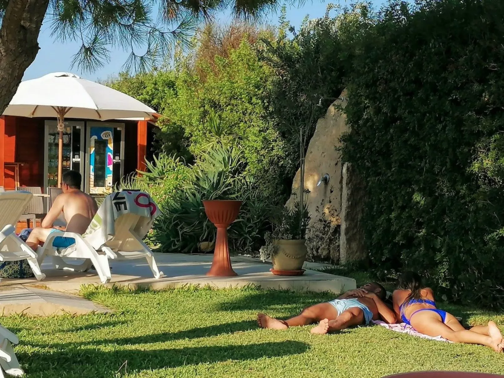 In Marsala mit Terrasse, gemeinschaftlichem Pool und Grill-Draußen