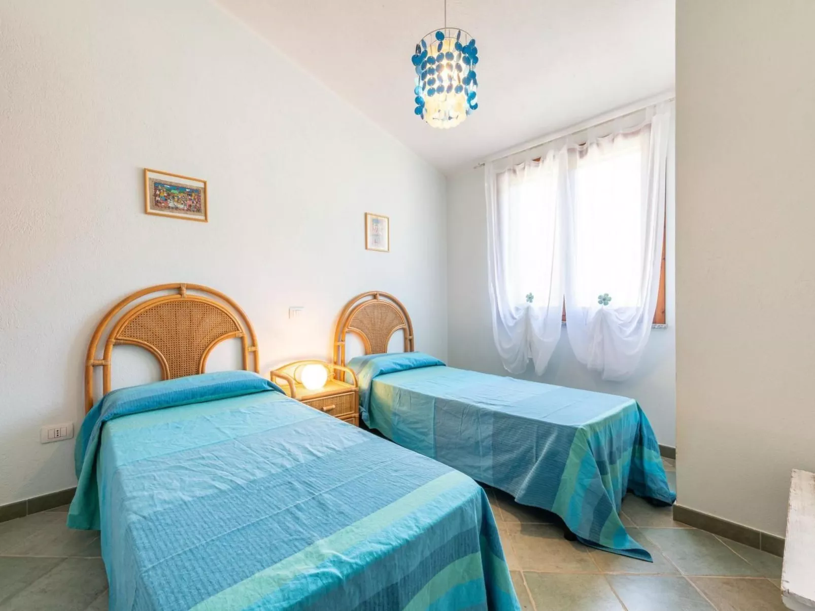 Haus mit Panoramablick in Chia in natürlicher Umgebung-Image-tags.info