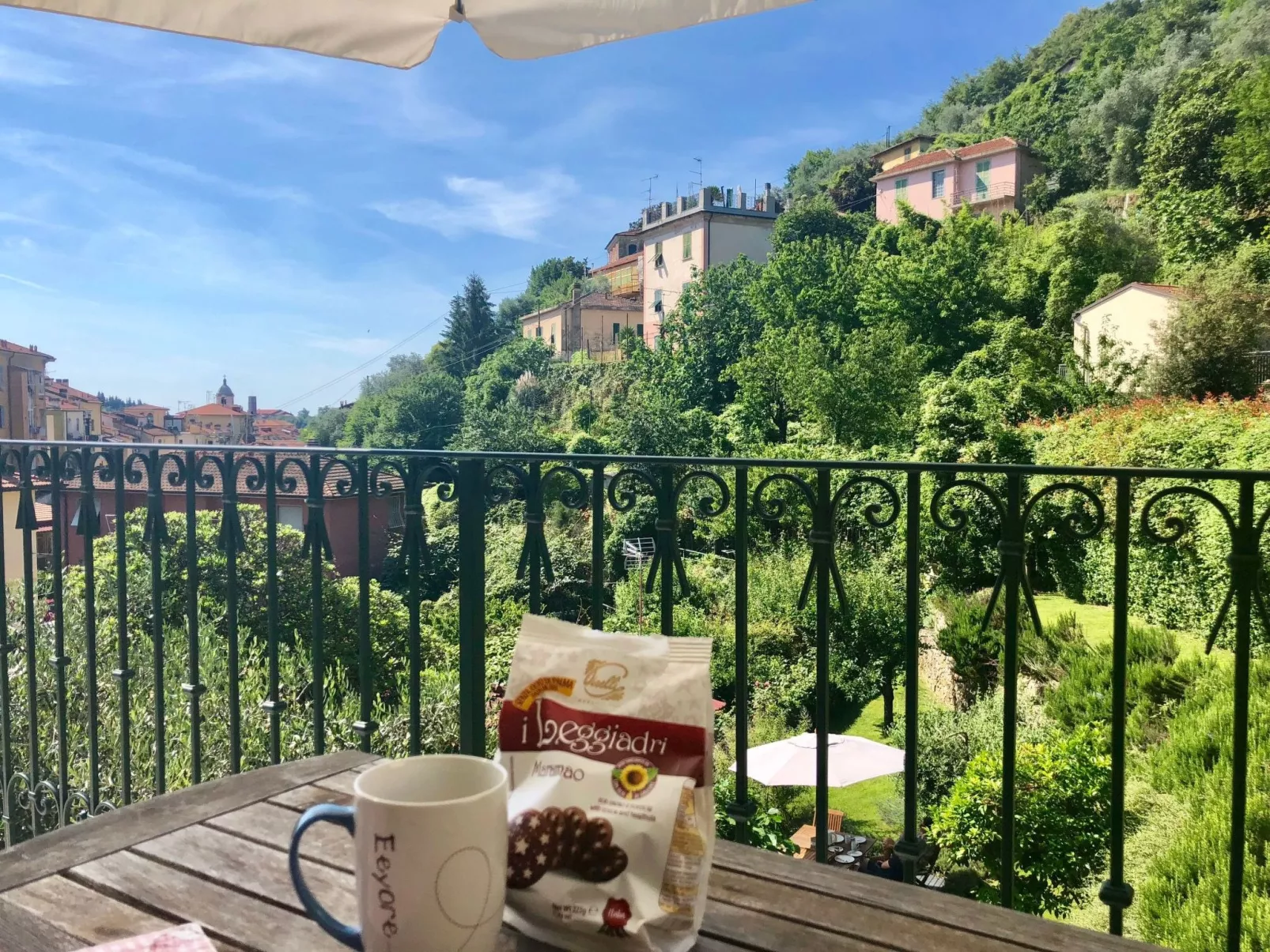 Penthouse mit Garten und privater Terrasse in Villa-Outside