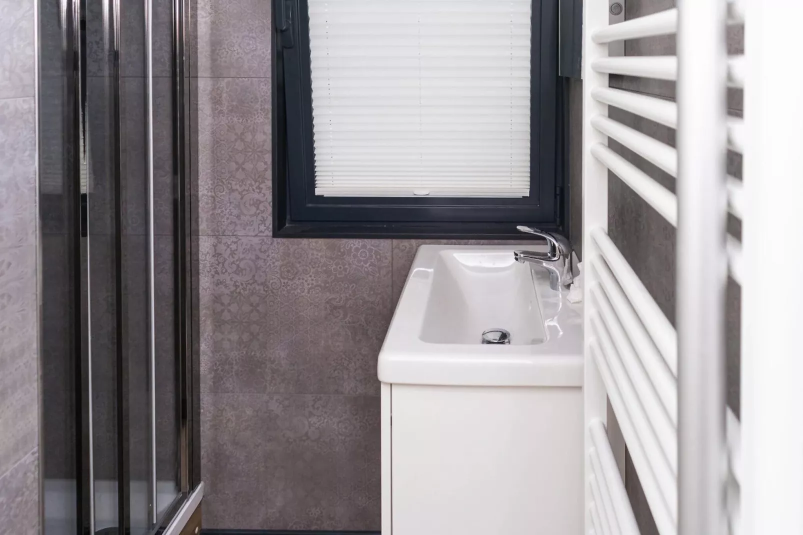 Hausboot Family & Friends mit Hund LP 10 / 3 Personen-Bathroom
