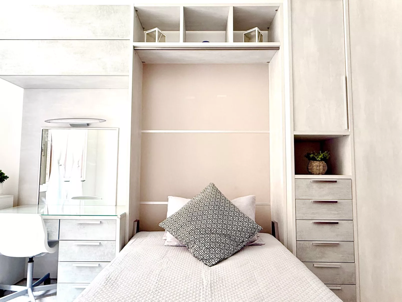 Roman Haven - Inside