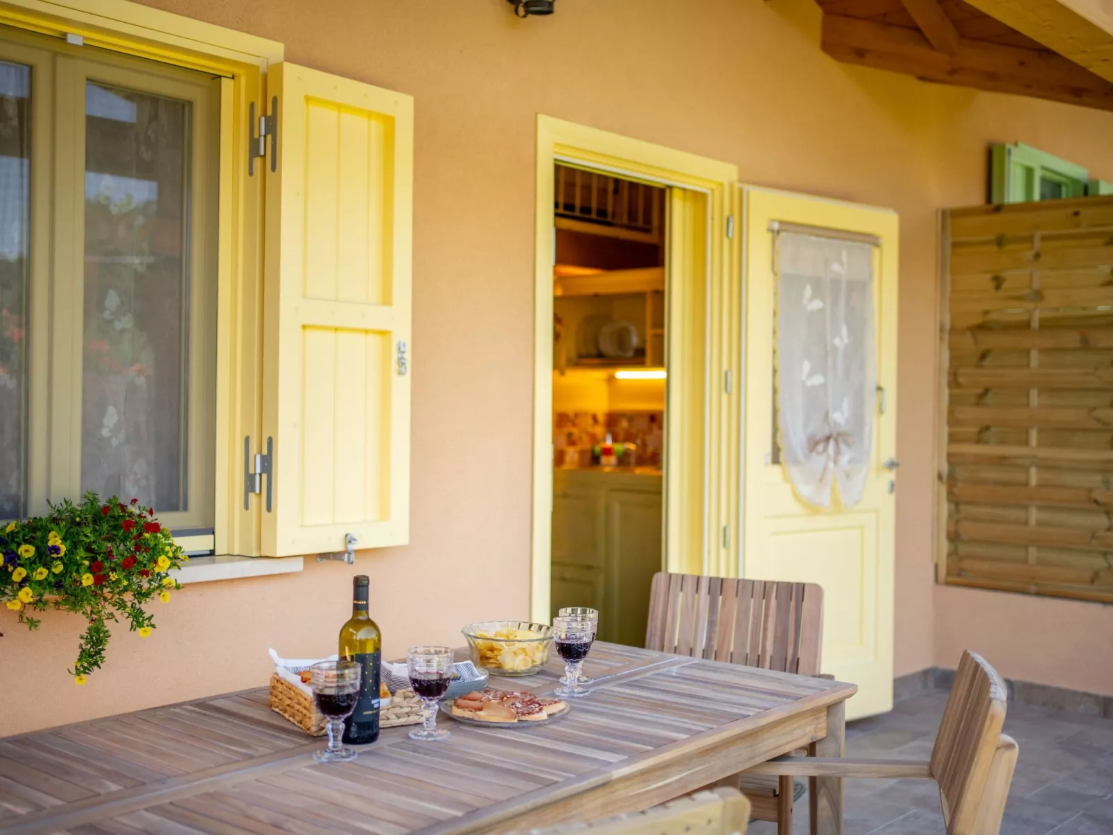 'Messis la gialla'-Outside