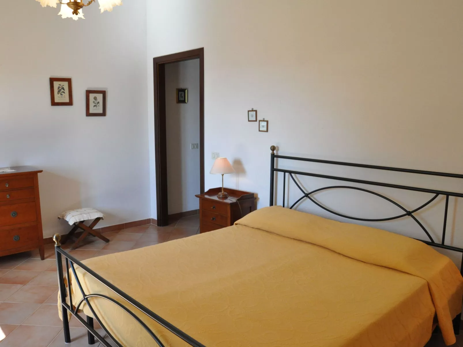 In Acquapendente mit Großem Garten-Inside