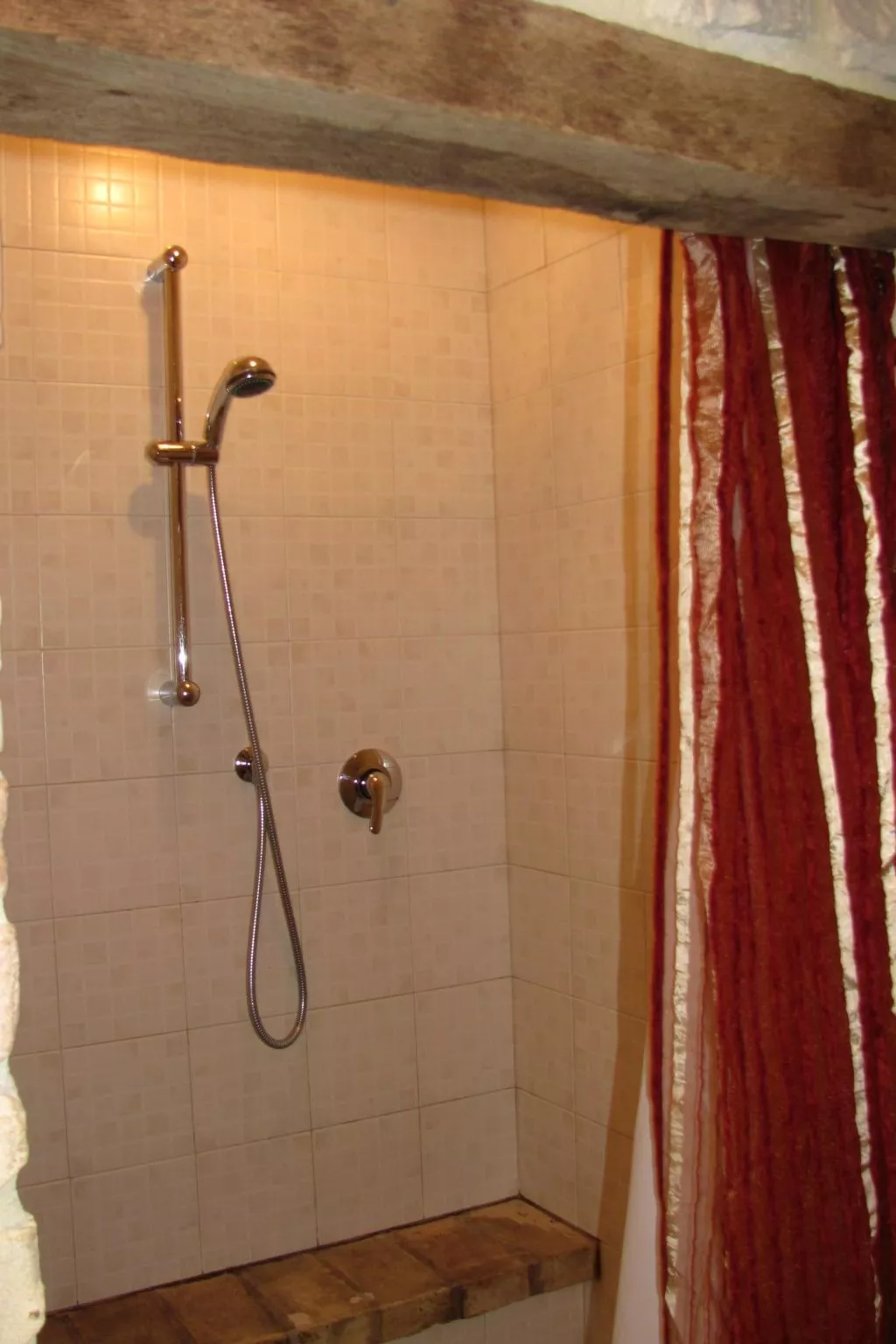 Große Wohnung mit Blick von den Bergen bis zum Meer-Inside