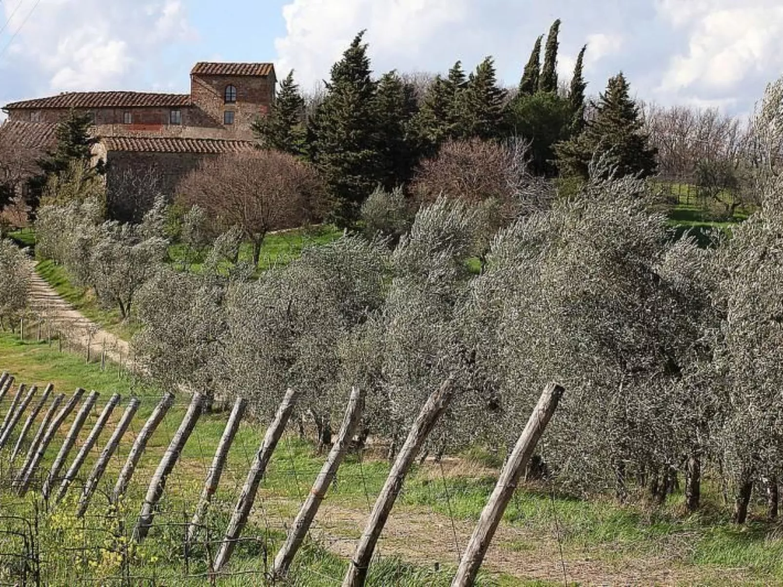 Freistehendes Bauernhaus-Outside