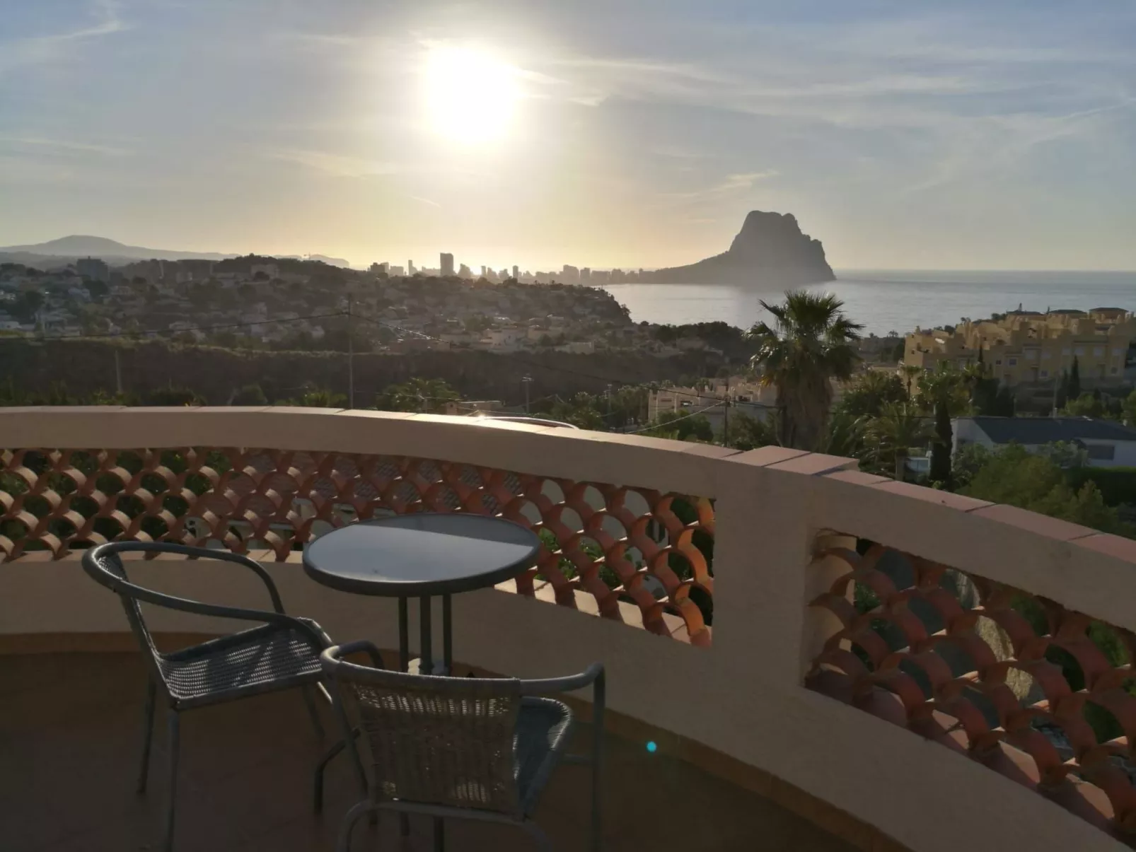 Mit privatem Pool und Meerblick-Image-tags.info