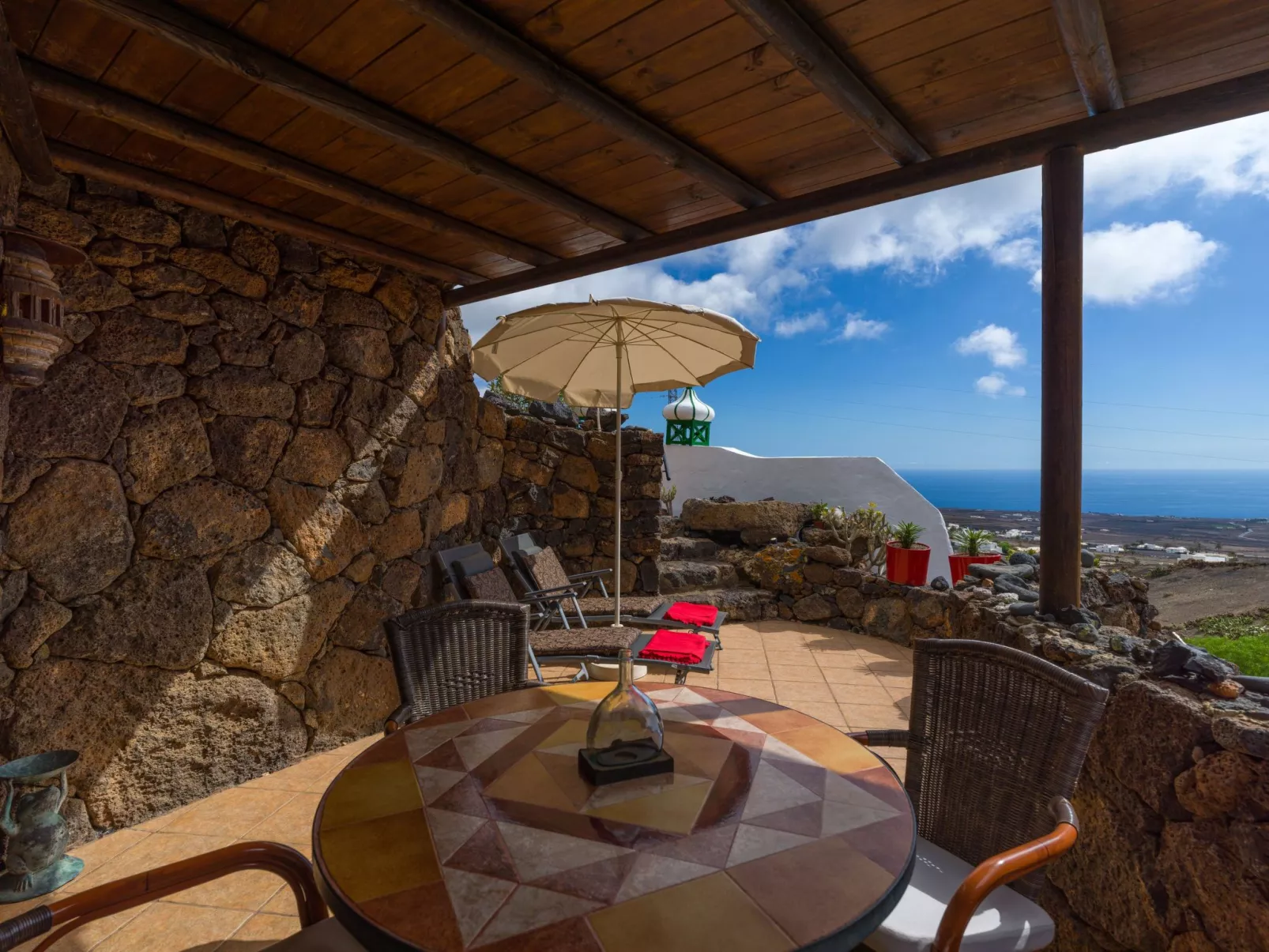 Finca "Castillo Bentley" Schlafen in einer vulkanischen Höhle-Outside