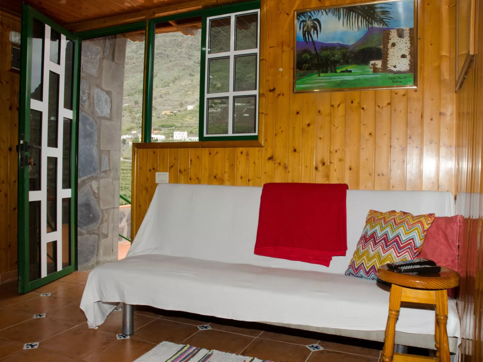 Ländliches Haus mit herrlichem Blick auf das Meer und das Tal.-Inside