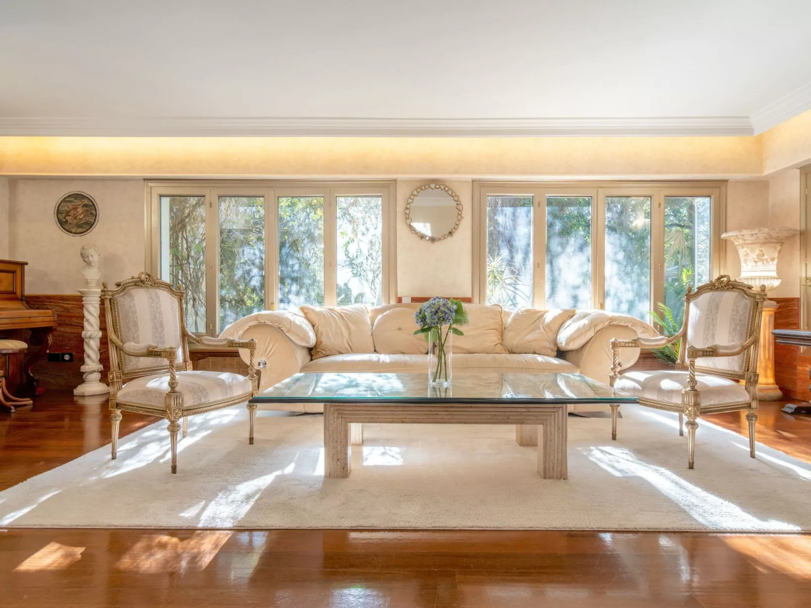 5-Suiten Madrid Villa Oasis, Schwimmbad-Spa, Fitnessraum, Club-Inside