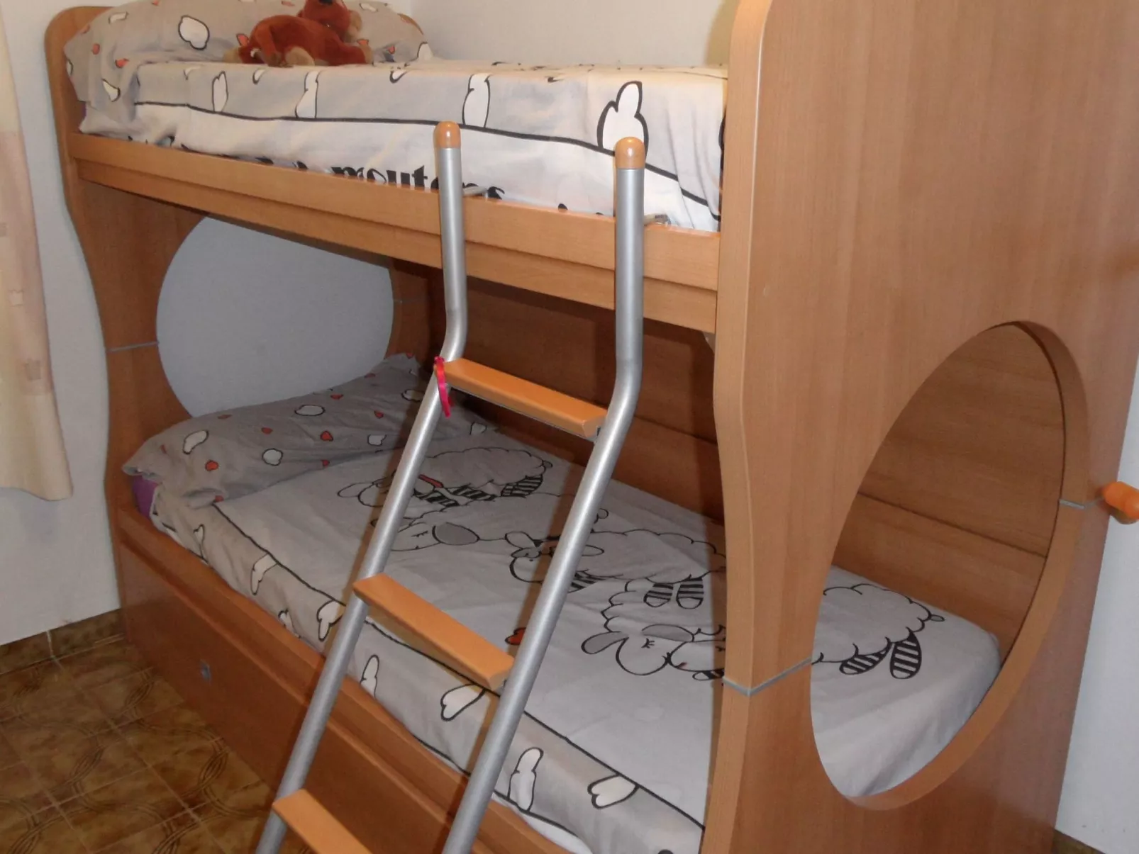 Für 2 Personen und 4 Kinder-Dedans