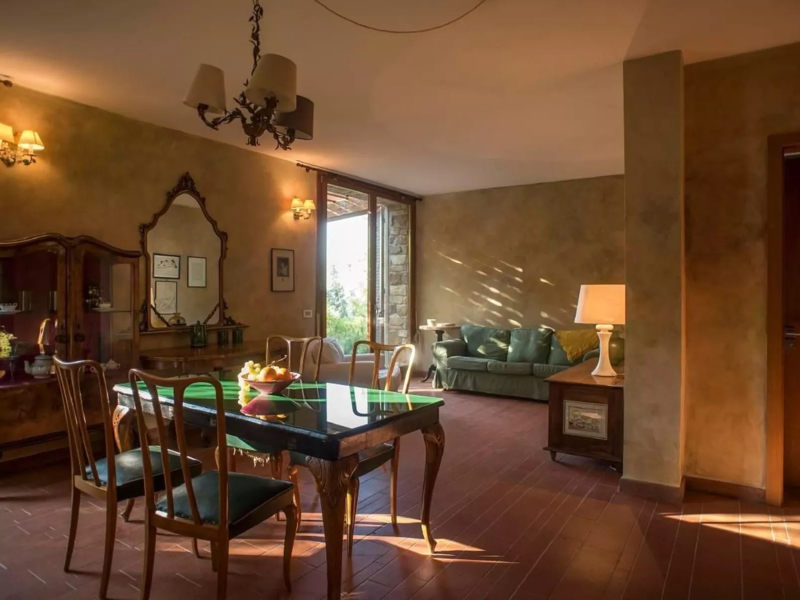 "Villa Felicita" mit Pool-Inside