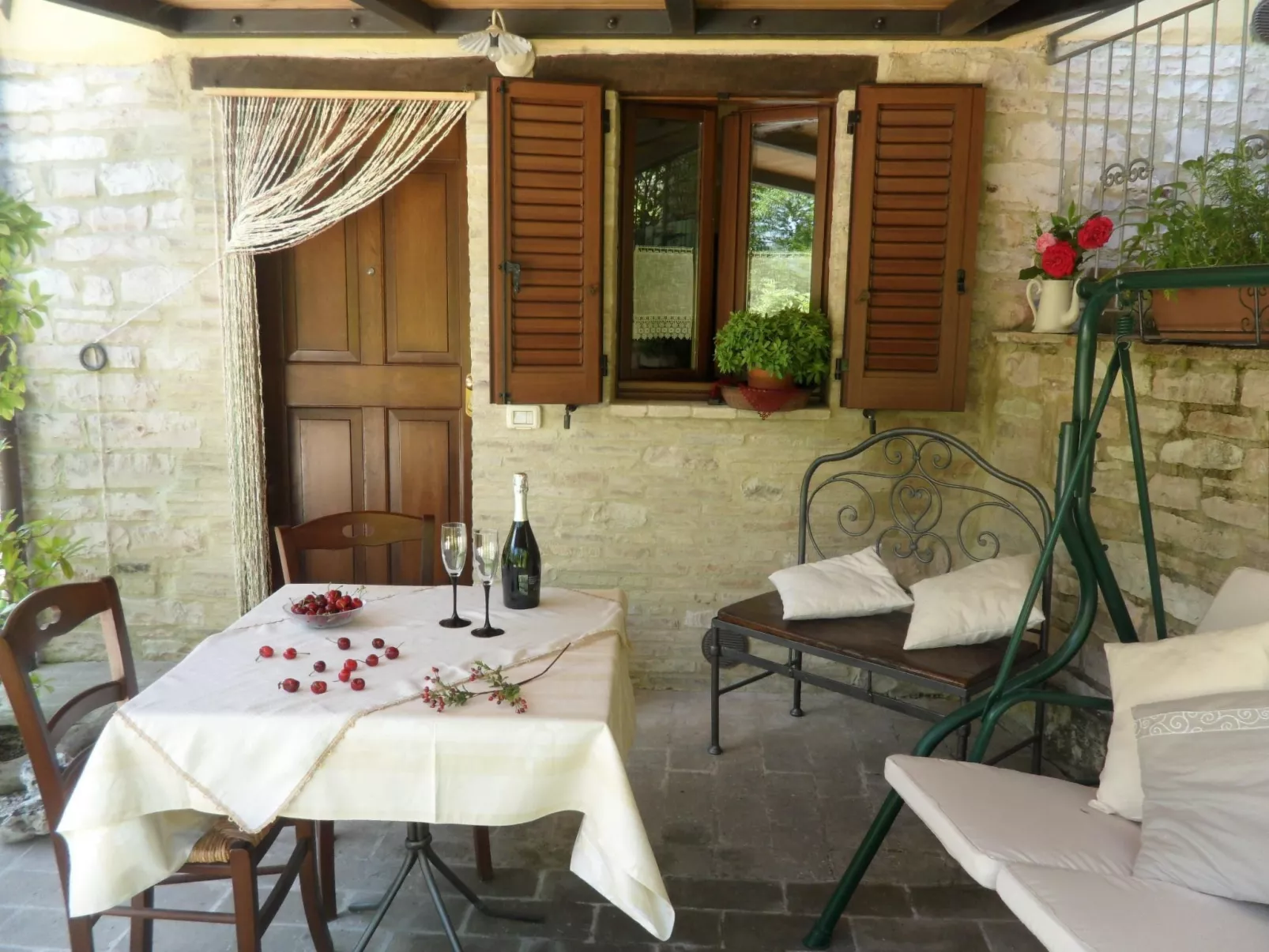 Flacher Flieder-Drinnen