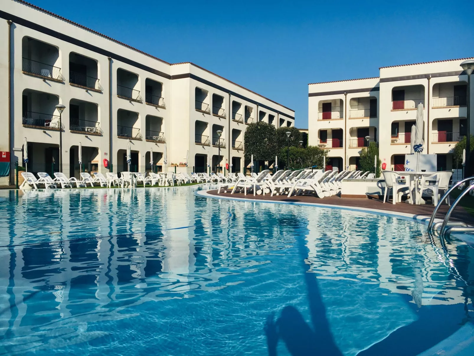 Wunderschöne Wohnung in Lido Di Spina mit Möbliertem Balkon-Outside