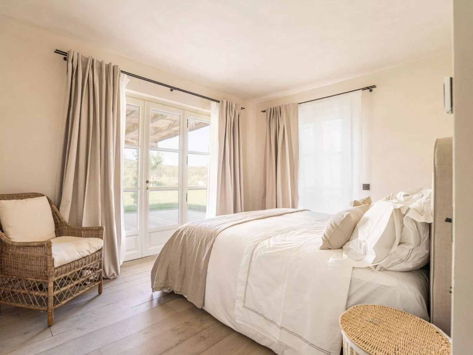 Capalbio Pool-Inside