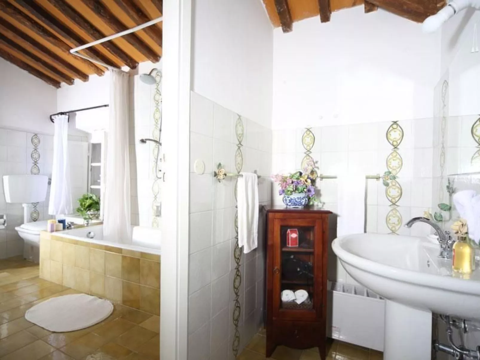 'Villa Lorien' mit Wasserblick-Drinnen