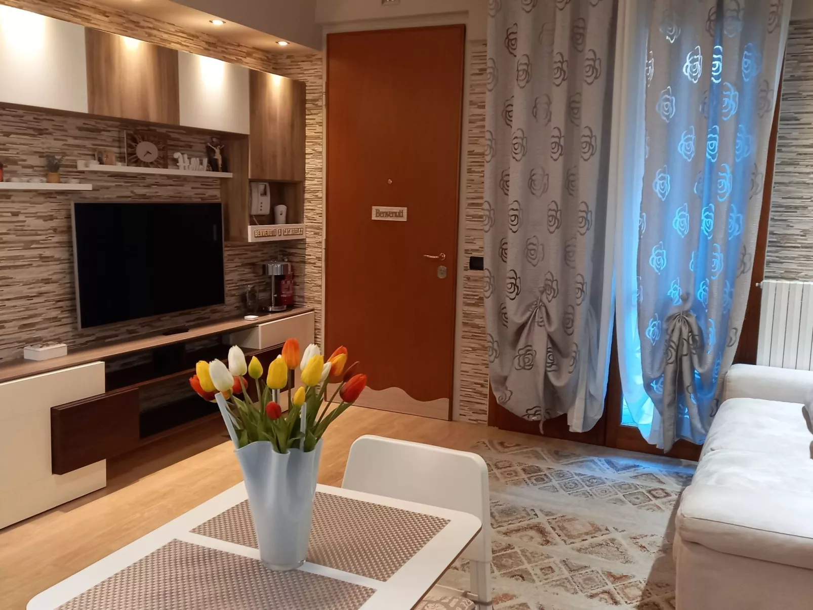 Stilvoller und gemütlicher Mini mit Garage-Image-tags.info