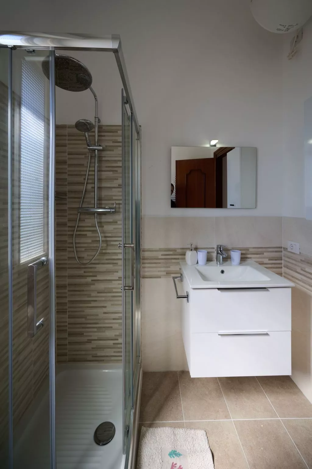 Villa Camilla Wohnung Terrasse-Drinnen