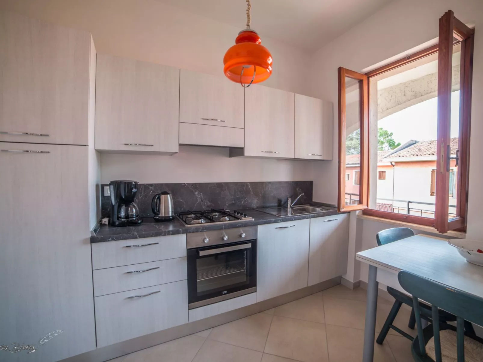 Wohnung Dependance mit Gemeinschaftspool-Drinnen