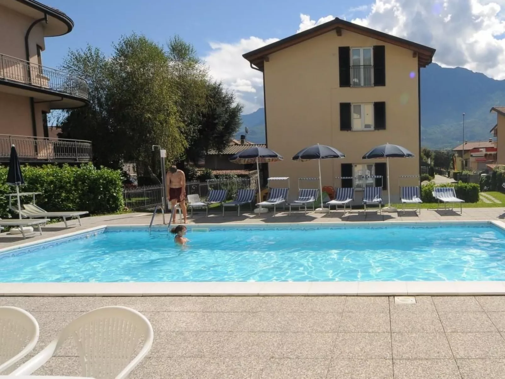 Dachgeschosswohnung am See für 6 Personen-Dehors