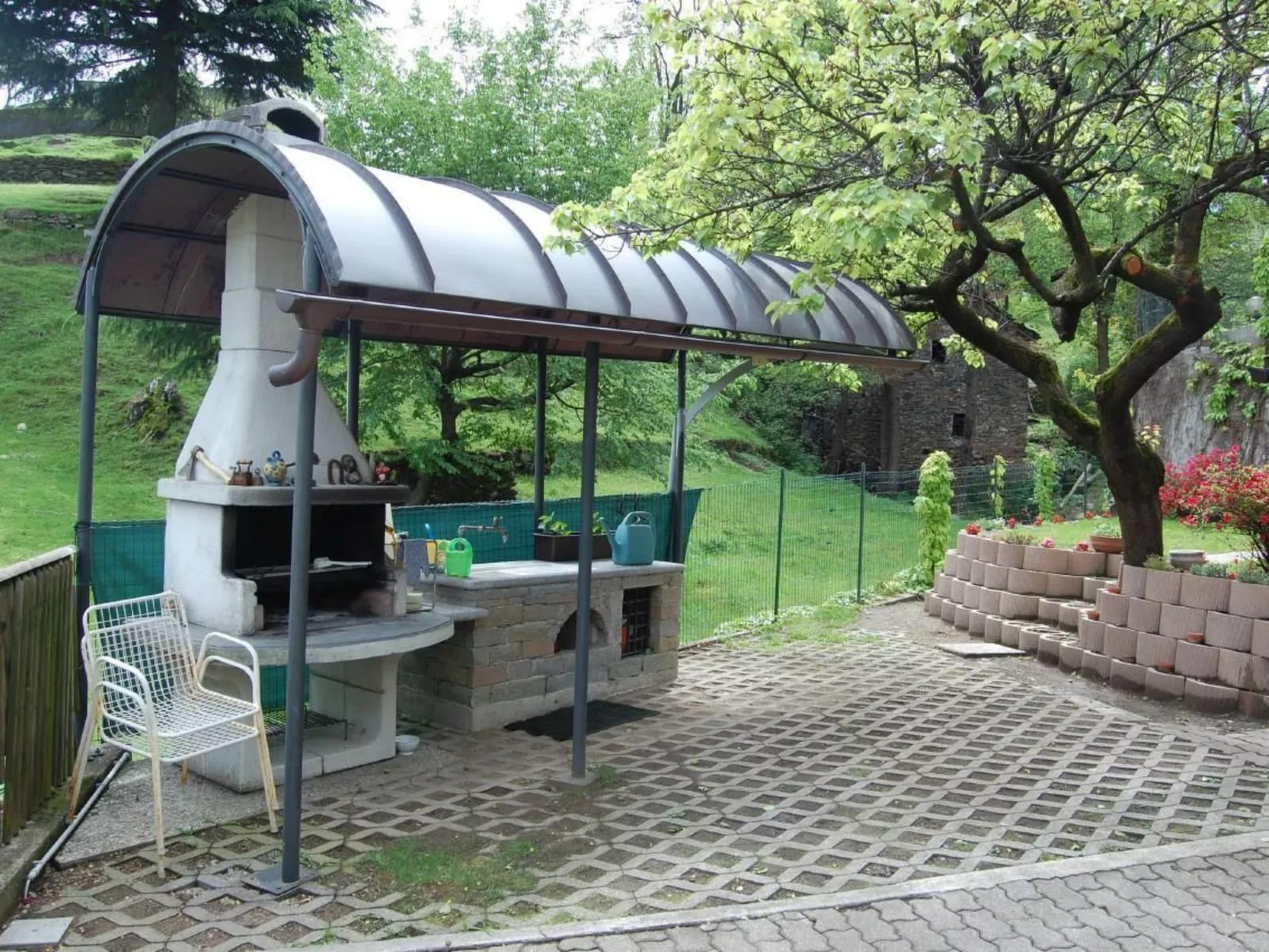 Wohnung Annetta mit Sicht auf See und Berge 75 m²-Draußen