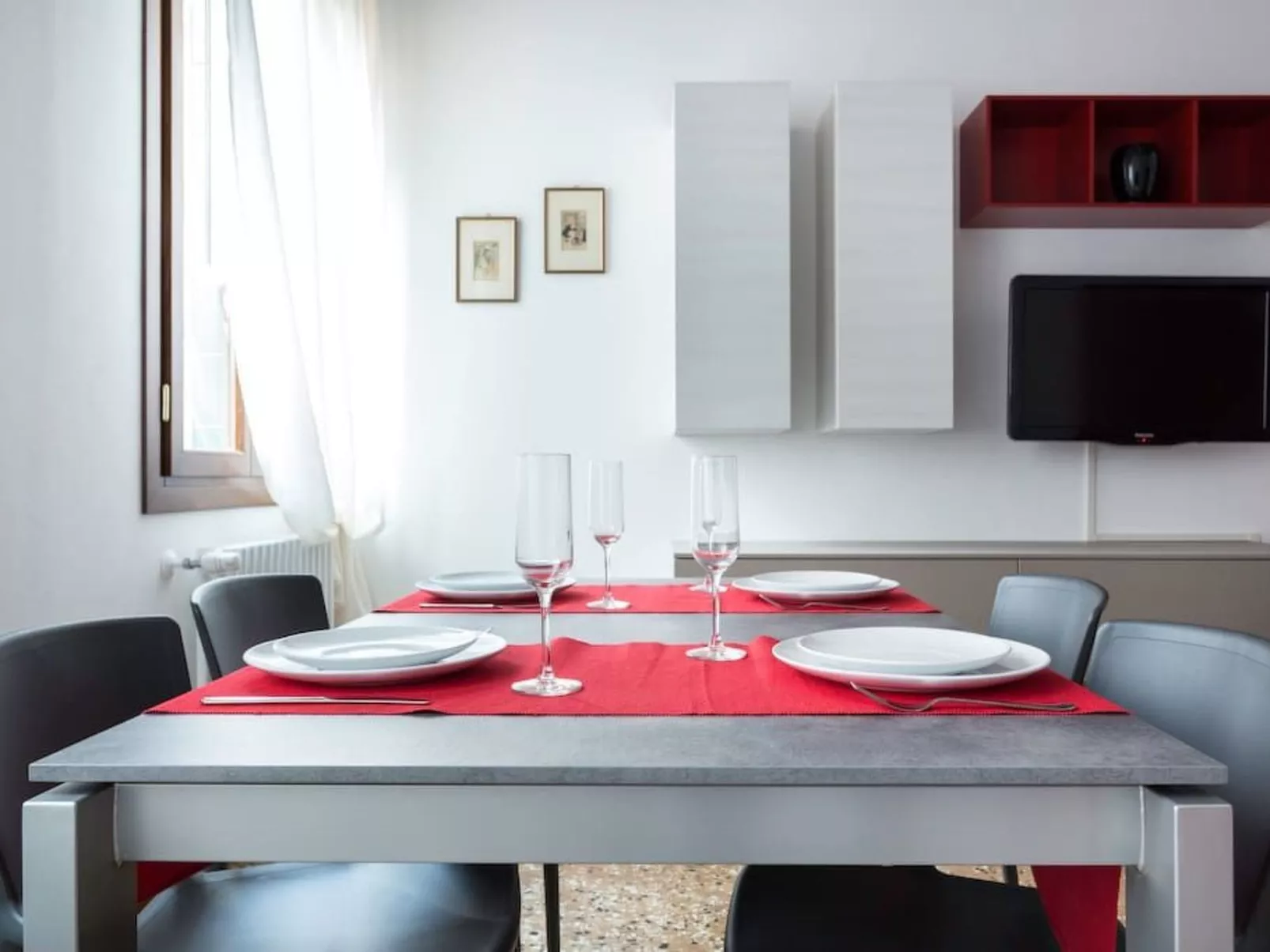 Wohnung mit Waschmaschine und Geschirrspüler-Inside