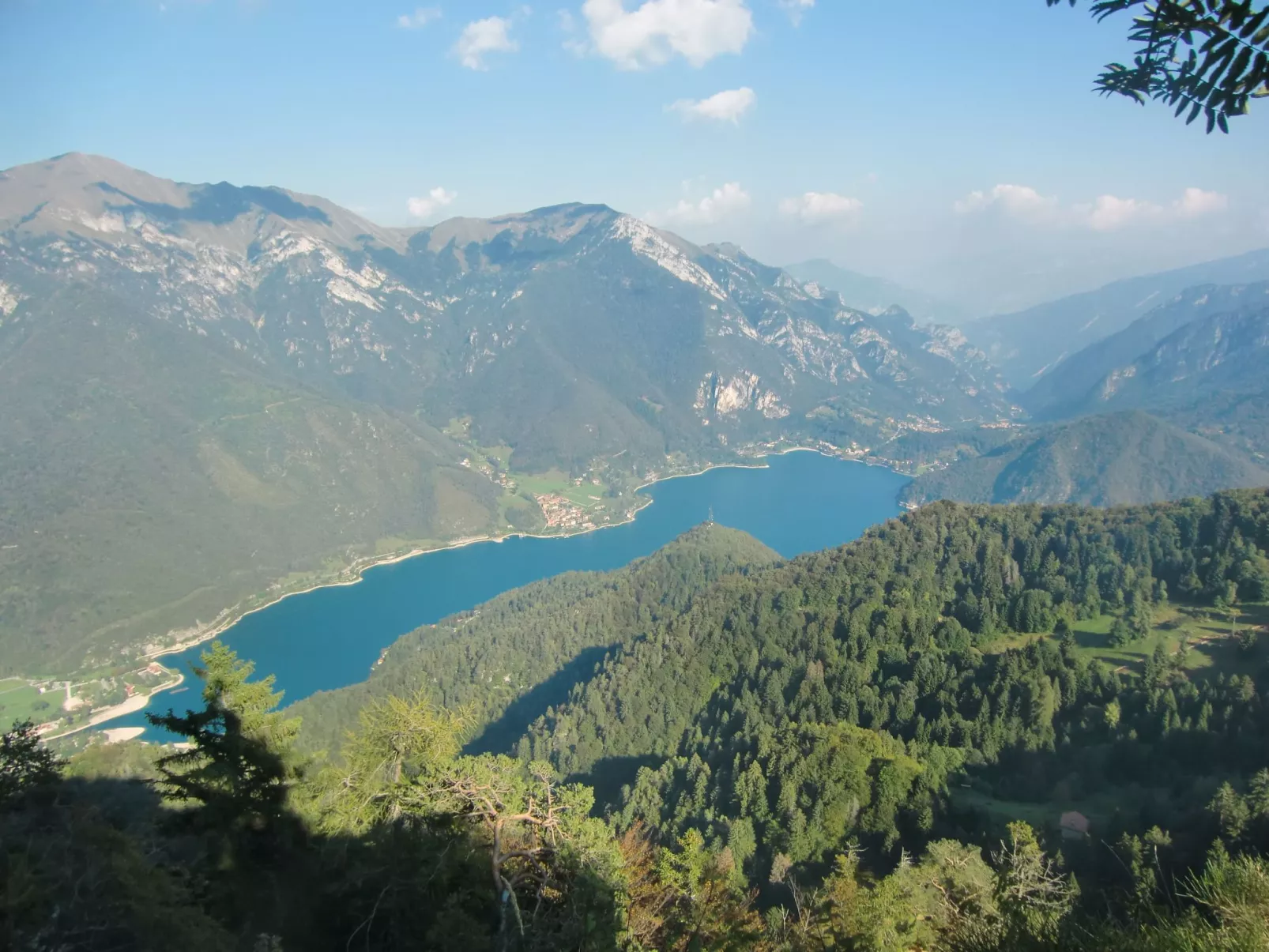 Wohnung mit Pool in der Nähe des Sees-Draußen