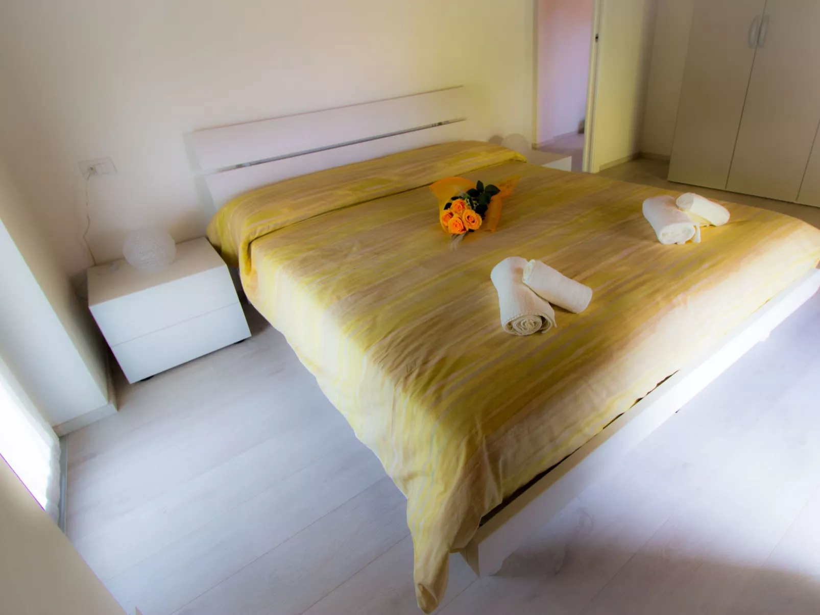 Ferienvilla 'Perla del Lago' mit privatem Pool-Dedans