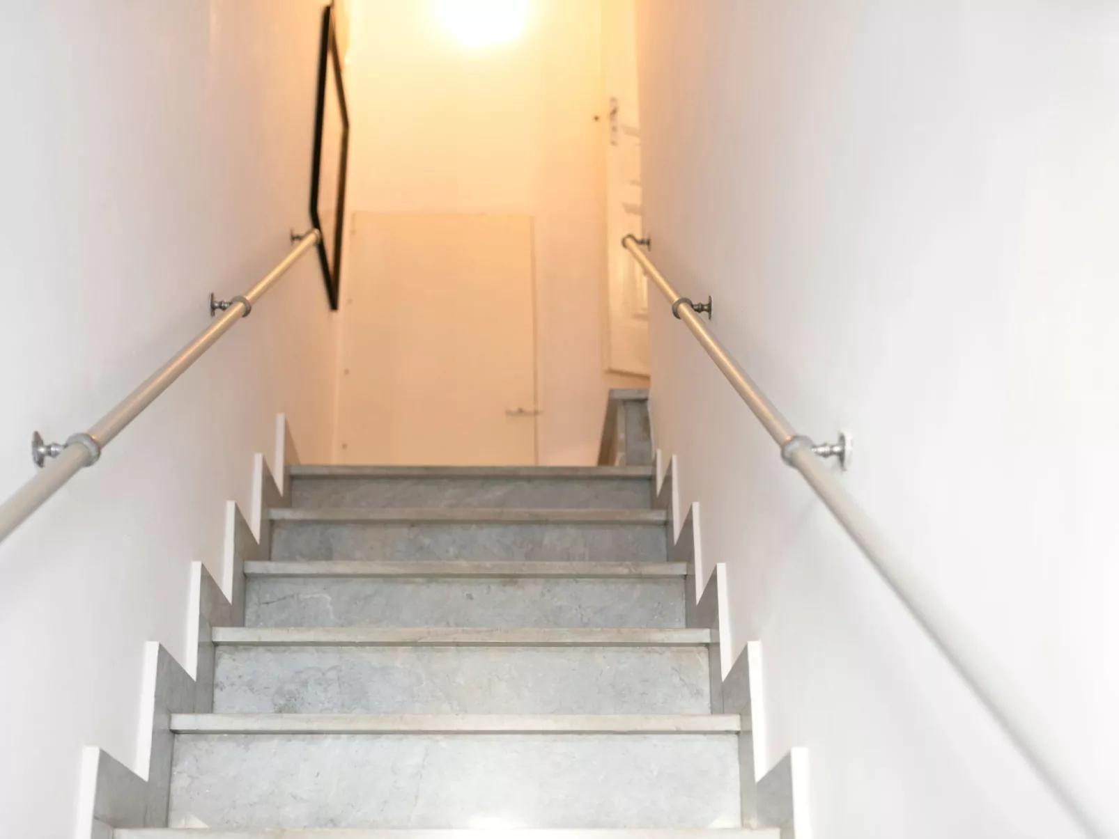 Oma Im Haus in der Mitte-Dedans