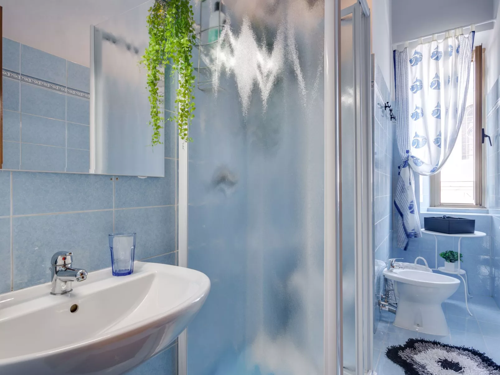 "St Joseph 12" mit Wi-Fi-Drinnen